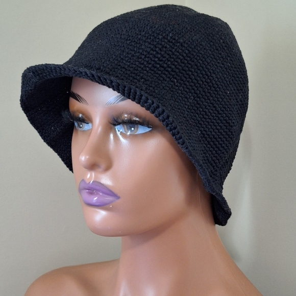 Handmade crochet black bucket hat - Picture 4 of 6